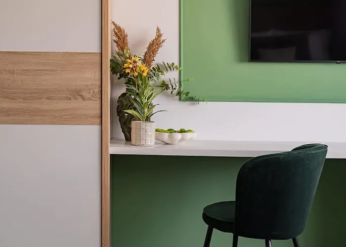 Cismigiu Park - Fresh & Serene Flat With Light-filled Interiors 布加勒斯特