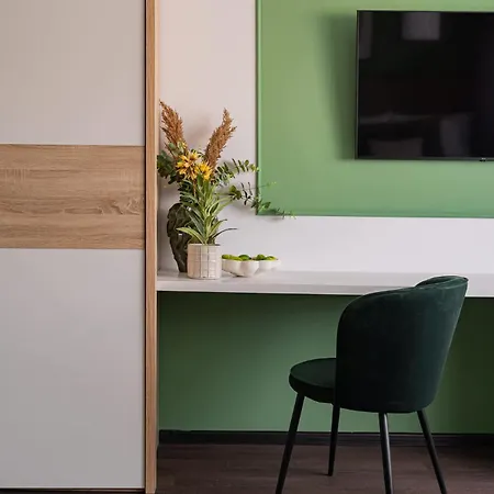 Cismigiu Park - Fresh & Serene Flat With Light-filled Interiors Bukarest