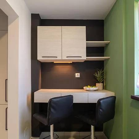 Cismigiu Park - Fresh & Serene Flat With Light-filled Interiors Apartman