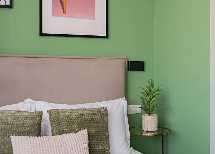 Cismigiu Park - Fresh & Serene Flat With Light-filled Interiors *