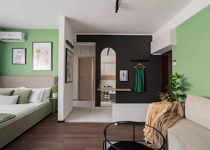 Cismigiu Park - Fresh & Serene Flat With Light-filled Interiors *