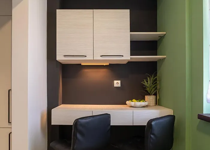 Cismigiu Park - Fresh & Serene Flat With Light-filled Interiors شقة