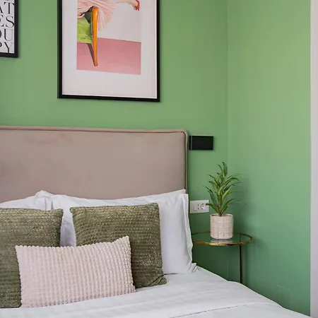 Cismigiu Park - Fresh & Serene Flat With Light-filled Interiors *